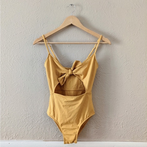 Reformation Tropicana one-piece swimsuit size XS - Picture 2 of 2